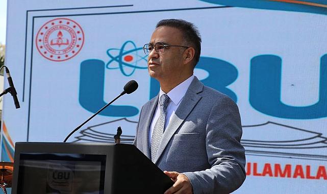 İzmir'de lise öğrencilerinin bilimsel çalışmaları sergilendi