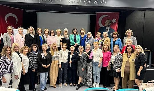 Kadınlarda bayrak değişimi