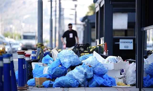 Alsancak’ta çöp krizi: Sendika çöplerin toplanmasına izin vermedi