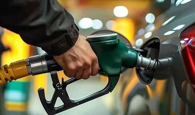 Benzin fiyatlarına zam geldi: Rakamlar 50 TL&#039;yi aştı!