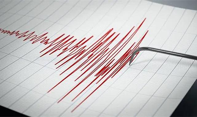 Ege Denizi'nde 5,8 büyüklüğünde deprem: İzmir ve Muğla'da hissedildi