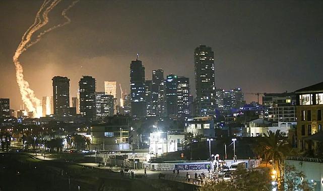 İran&#039;dan Tel Aviv&#039;i Boşaltın Çağrısı: Siviller Hedefte!