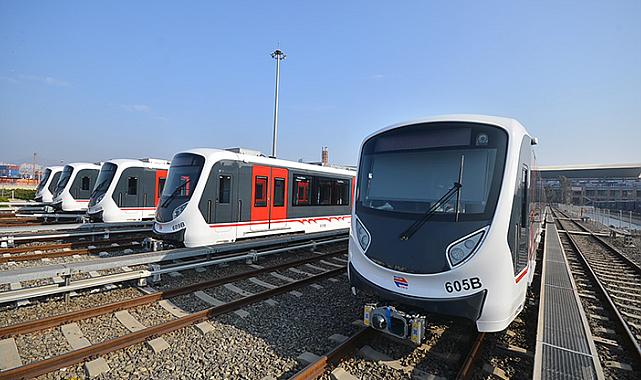İzmir Büyükşehir Belediyesi&#039;nden AK Parti&#039;ye &#039;Akıllı Sistem&#039; Yanıtı: &quot;Aynı Hassasiyeti Metro ve Çevre Yolu İçin de Gösterin!&quot;