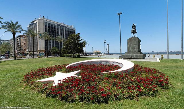 İzmir’e yaz çiçekleriyle renkli dokunuş