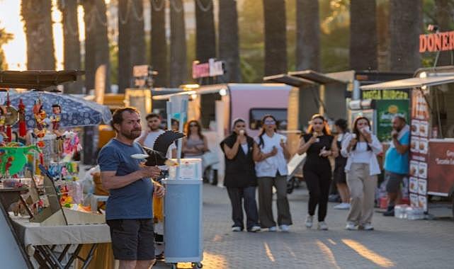 İzmirliler Yaza Merhaba dedi