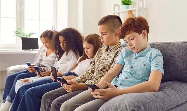 13 yaş altı çocuklarda telefon kullanımı tehlike saçıyor