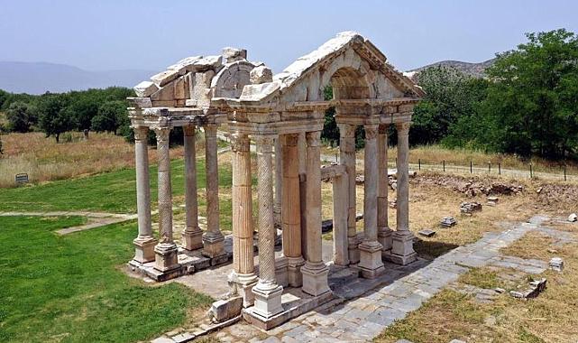 Afrodisias’ta Yangın Alarmı: Ekipler Seferber Edildi