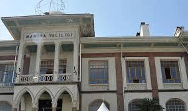 Akhisar'da orman yangını: Mahalle tahliye edildi