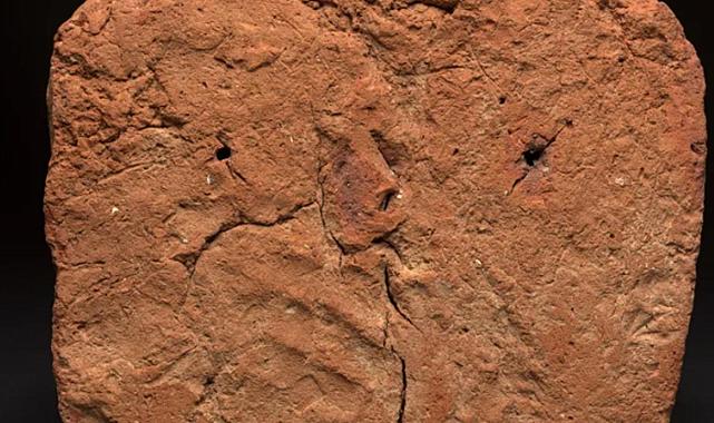 Antik Mısır mezarında 4 bin yıllık el izi bulundu