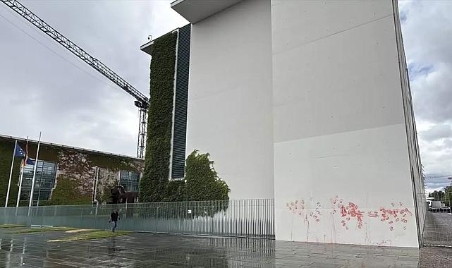 Berlin’de Filistin Protestosu: Başbakanlık Boyandı