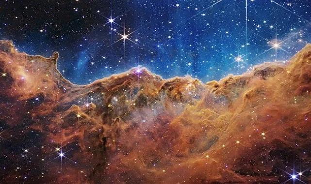 Bilim insanları: Evren 33 milyar yılda büzülecek
