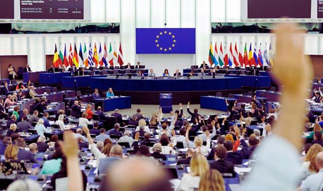 Bulgaristan euroya geçişte Avrupa Parlamentosu'ndan destek aldı