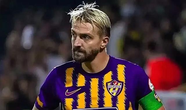 Caner Erkin kariyerinde 10. takımına imza atıyor