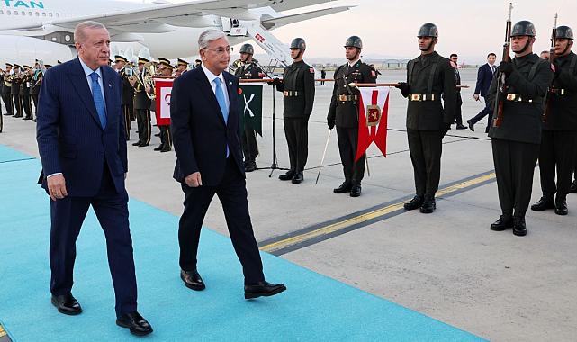 Cumhurbaşkanı Erdoğan, Tokayev’i karşıladı