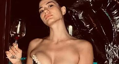 Demet Özdemir'den bikinili tatil paylaşımı!