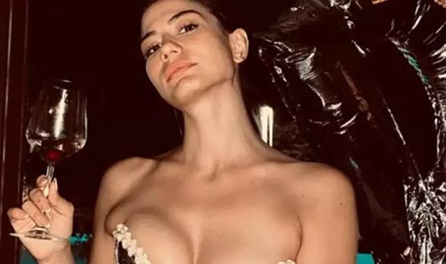 Demet Özdemir'den bikinili tatil paylaşımı!