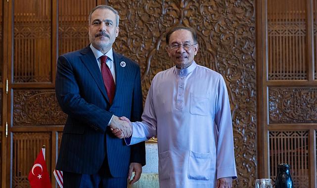 Dışişleri Bakanı Fidan, Malezya Başbakanı İbrahim ile görüştü