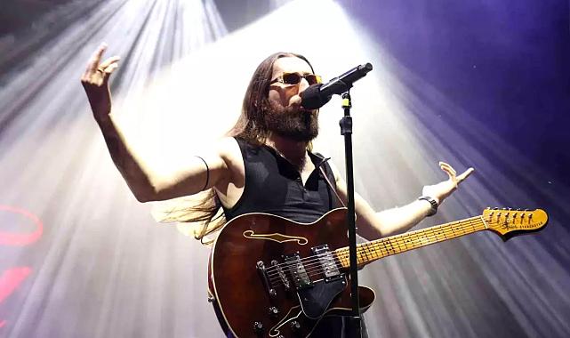 Emre Fel’den Denizli’de nostalji dolu konser