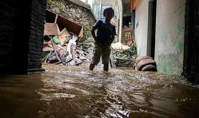 Endonezya Bogor’da toprak kayması: 3 ölü, 8 yaralı