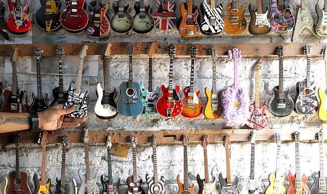 Endonezya’da Minyatür Gitar Atölyesi İlgi Odağı Oldu