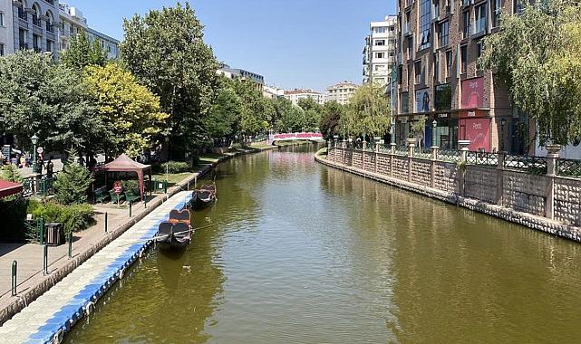 Eskişehir Porsuk Çayı'nın Rengi Değişti: Kirlilik Yok, Sebebi Sirkülasyon Eksikliği