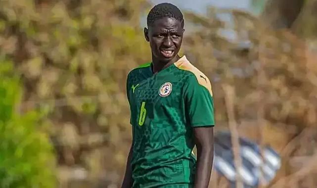 Fenerbahçe, Abdou Aziz Fall’ın lisansını çıkardı