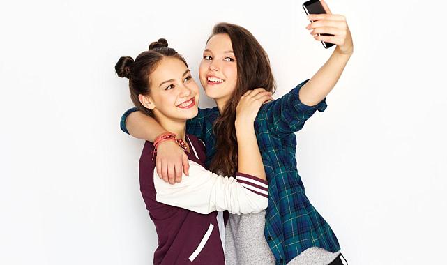 Genç kızlarda sosyal medya kaygısı artıyor
