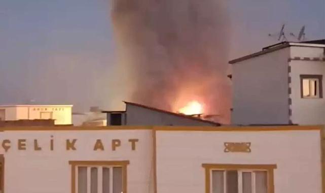 Havai Fişekler Patladı, 2 Daire Kullanılamaz Hale Geldi