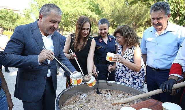 Karşıyaka’da geleneksel aşure buluşması