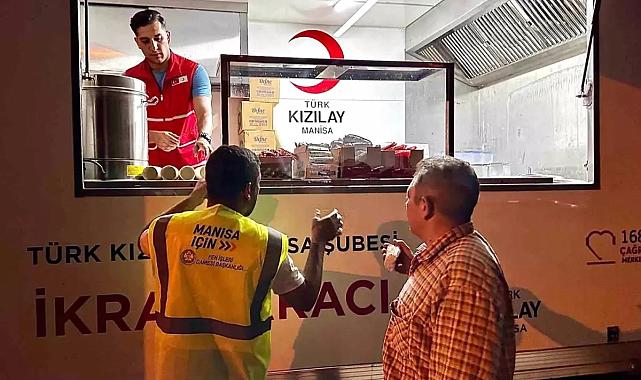 Kızılay’dan orman yangını ekiplerine gece boyu destek