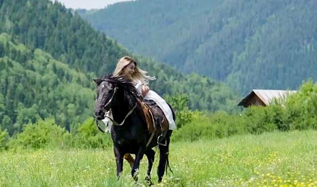 Klip çekiminde kaza: Ünlü şarkıcı Pınar Yıldız ölümden döndü