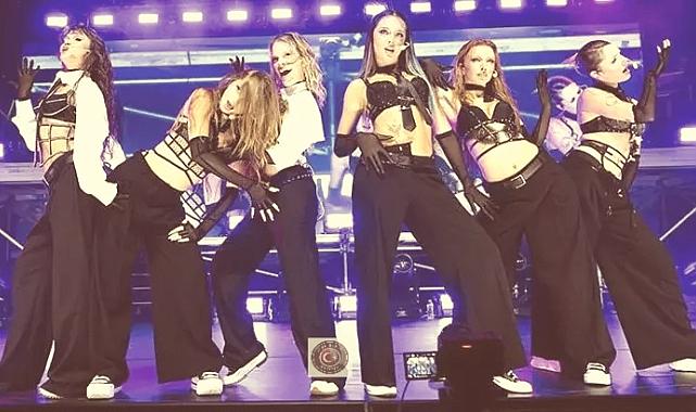 Manifest Harbiye’de kalplere dokundu, burs fonu açıkladı