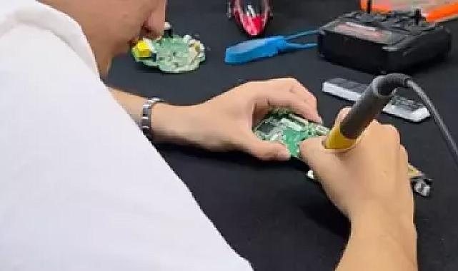 Menemen’de Asteğmen Kubilay Model Uçak Üretim Merkezi açıldı