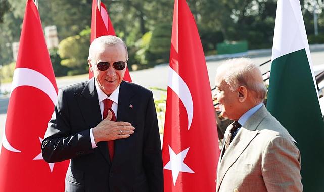 Pakistanlı bakandan Erdoğan'a: Ümmete ilham kaynağı