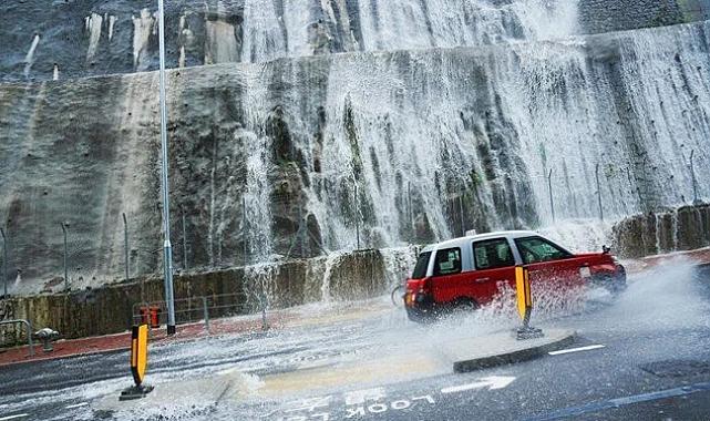Pekin’de aşırı yağış: 30 can kaybı