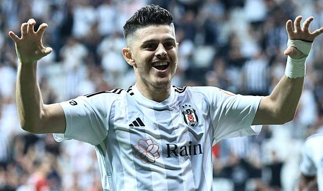 Rashica Beşiktaş’ta kalıyor