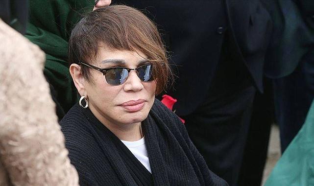 Sezen Aksu’nun Zor Zamanı: Yeni Albümün Çıkışı Öncesi Kedisi Sütlü Vefat Etti