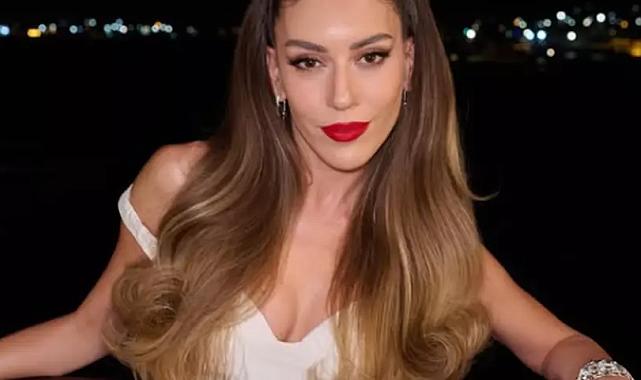 Sinem Kobal Paris sokaklarında tatil keyfi yaptı