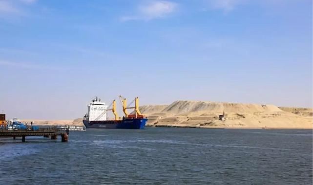 Süveyş Körfezi'nde sondaj gemisi alabora oldu: 3 ölü