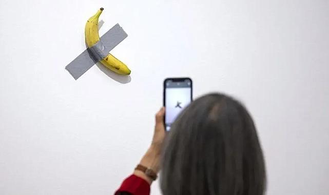 Ünlü “muz eseri” tekrar yenildi!