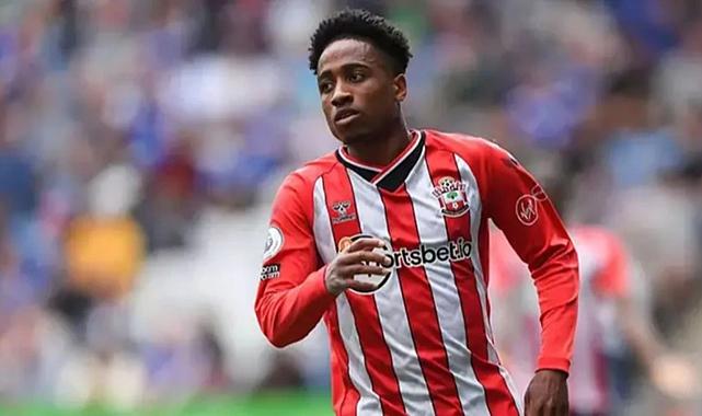 Walker-Peters transferi iptal edildi