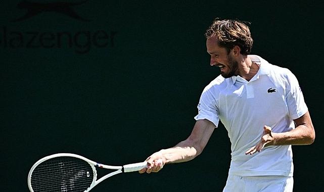 Wimbledon’da Büyük Sürpriz! Medvedev İlk Turda Elendi