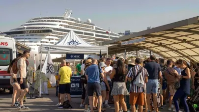 Yabancı turistler İzmir’e akın ediyor