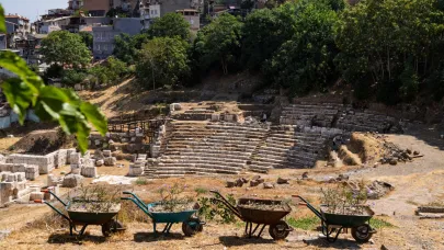 Smyrna Tiyatrosu gün yüzüne çıkıyor: İzmir’in tarihine ışık tutacak kazılar