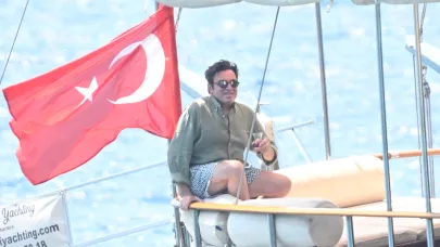 Mario Frangoulis Bodrum’da Türk çayı keyfi yaptı