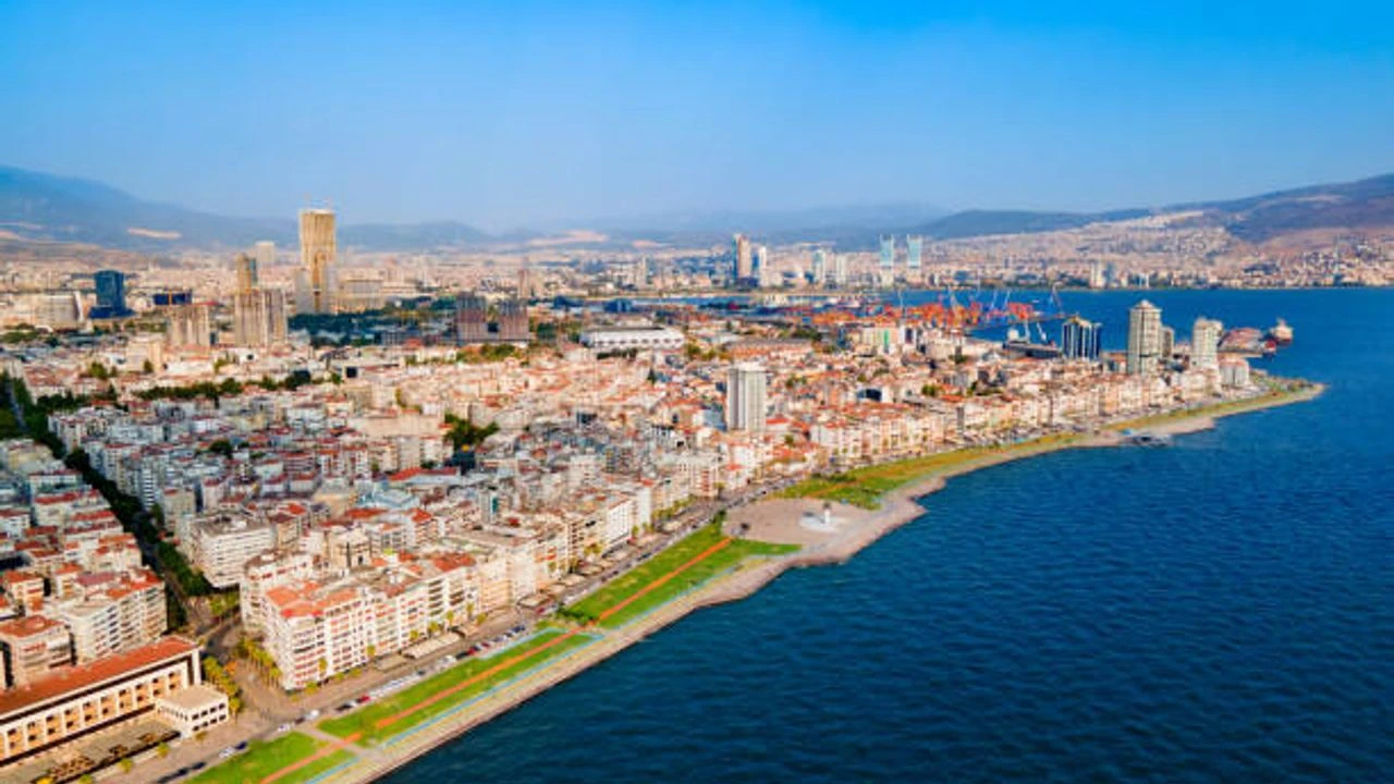 İzmir’de konut fiyatları düşüşe geçti