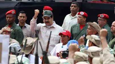 Maduro ABD’ye karşı milislerle güçleniyor