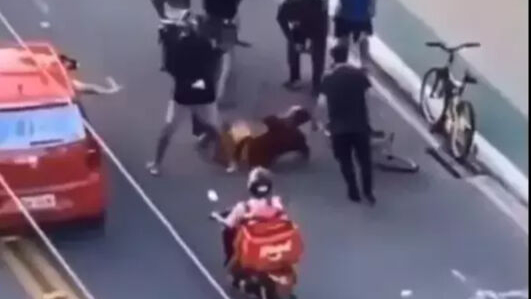 Bisikletli hırsıza otomobilli sert müdahale