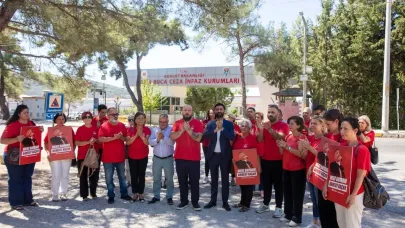 CHP Güzelbahçe, Buca Cezaevi önünde nöbet tutuyor
