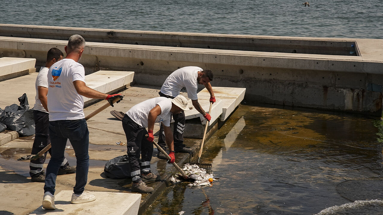 Kirlilik İzmir Körfezi’ni tehdit ediyor